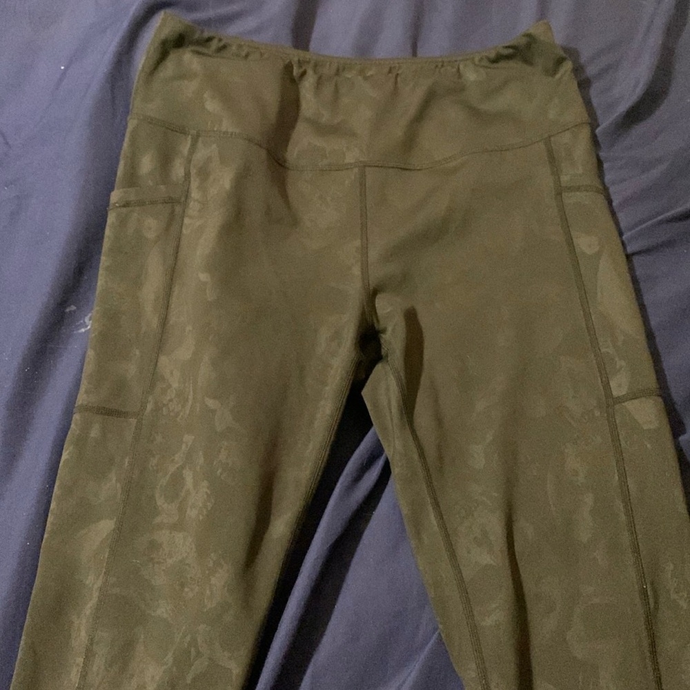 Large CVG workout tights